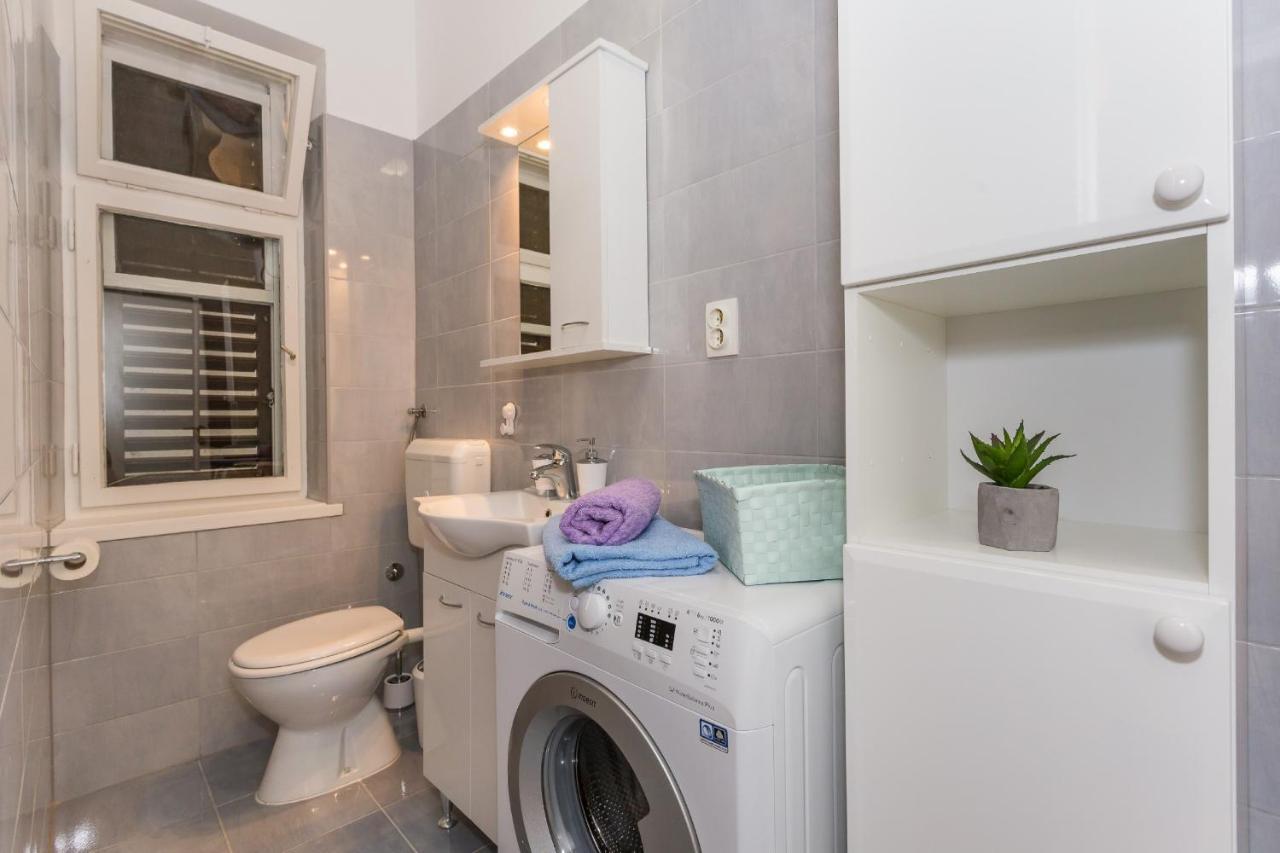 Comfortable Modern Studio With Shaded Patio 스플리트 외부 사진