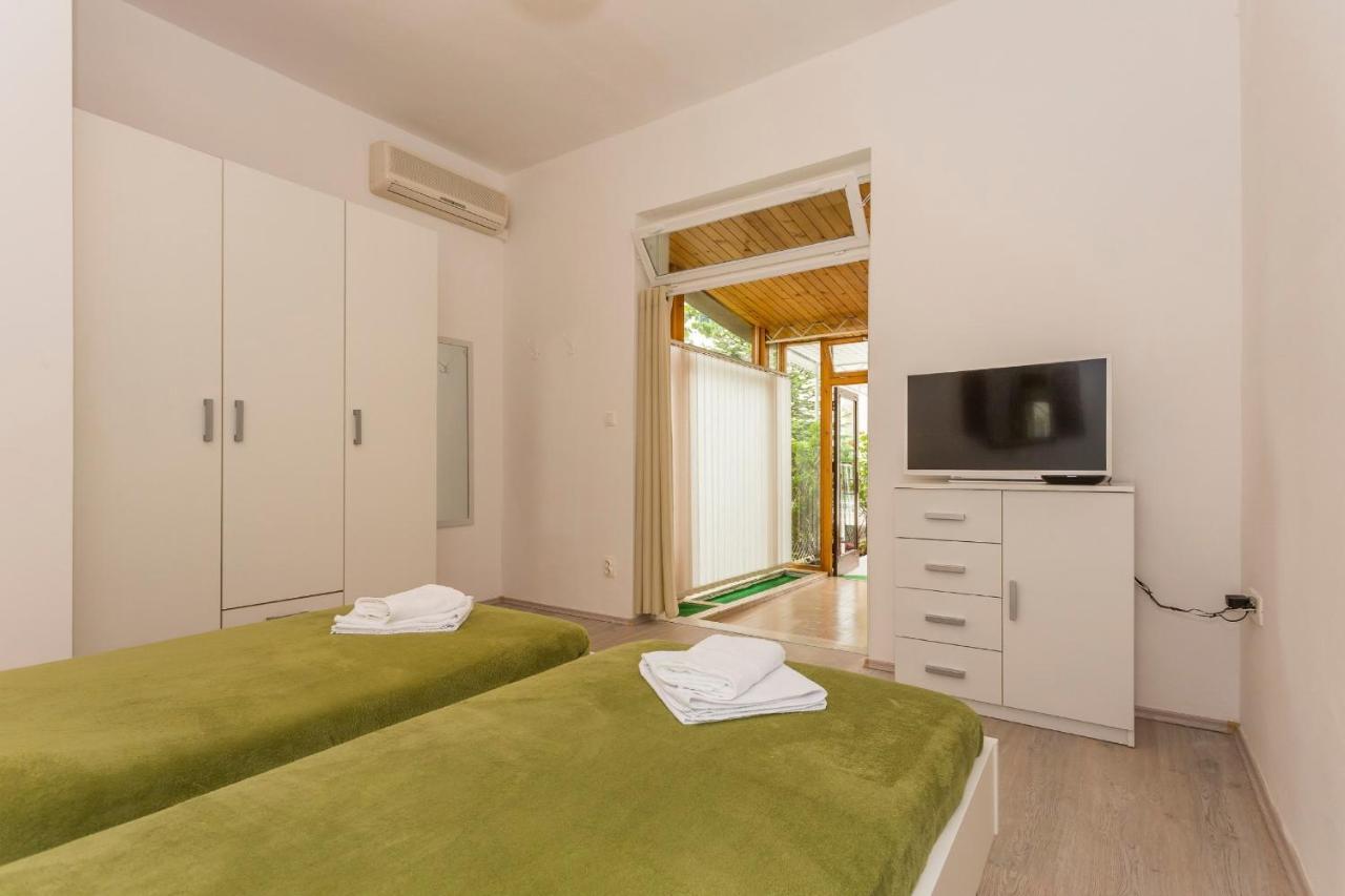Comfortable Modern Studio With Shaded Patio 스플리트 외부 사진