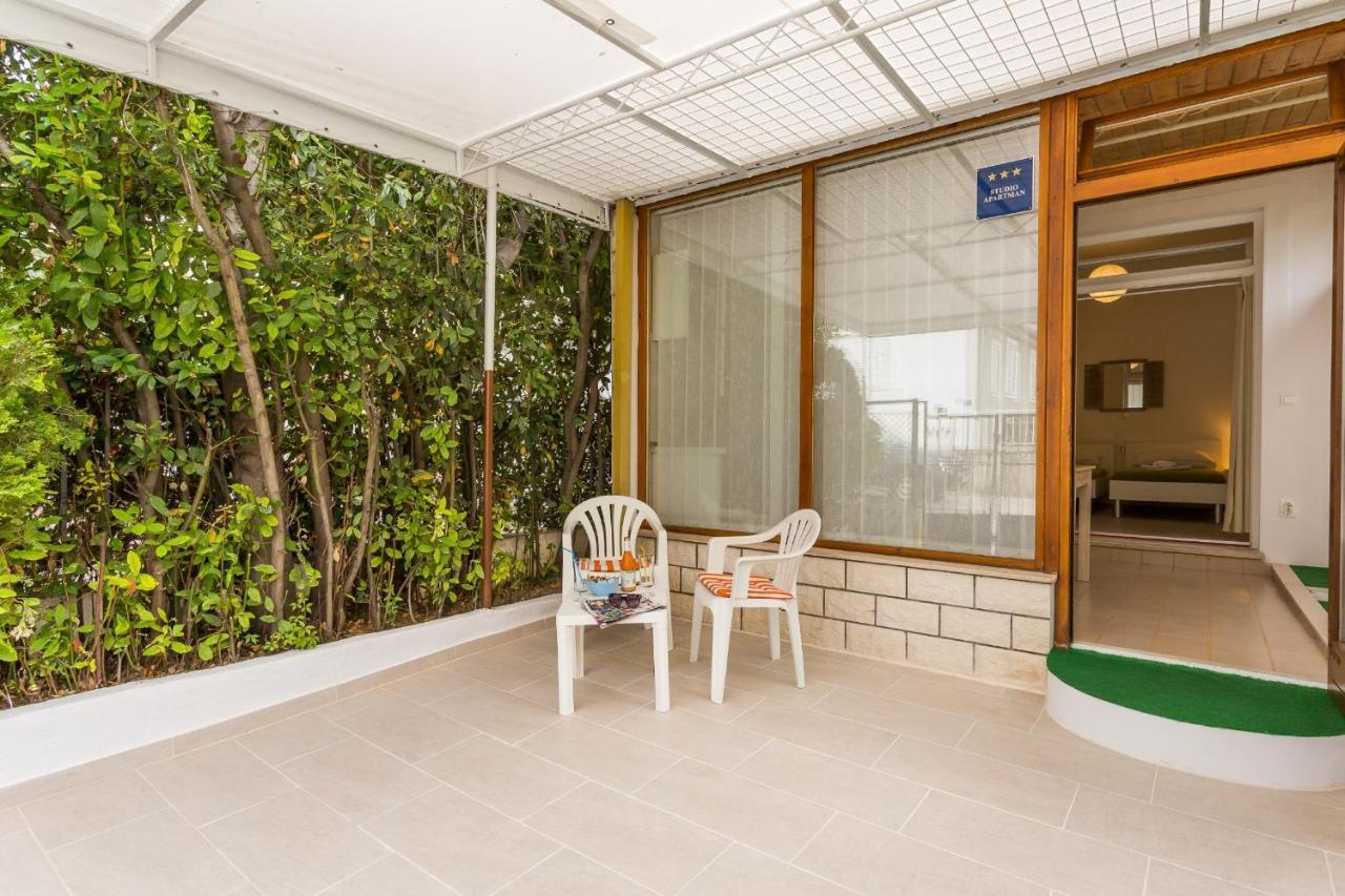 Comfortable Modern Studio With Shaded Patio 스플리트 외부 사진