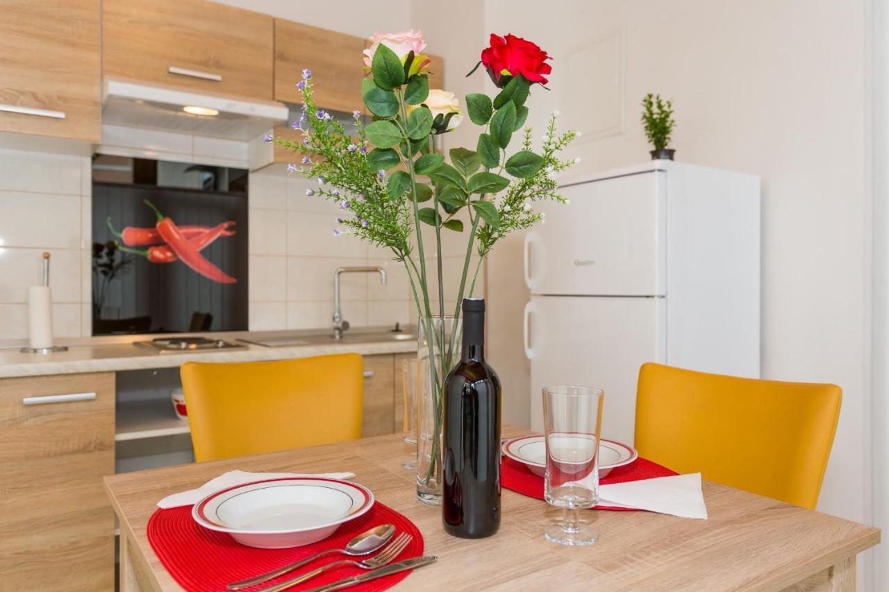 Comfortable Modern Studio With Shaded Patio 스플리트 외부 사진