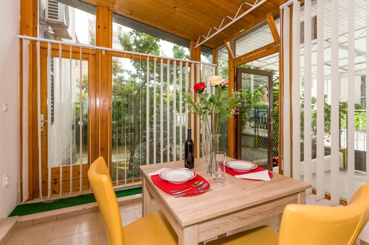 Comfortable Modern Studio With Shaded Patio 스플리트 외부 사진